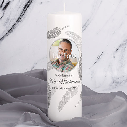 Musterkerze mit Foto und Federn