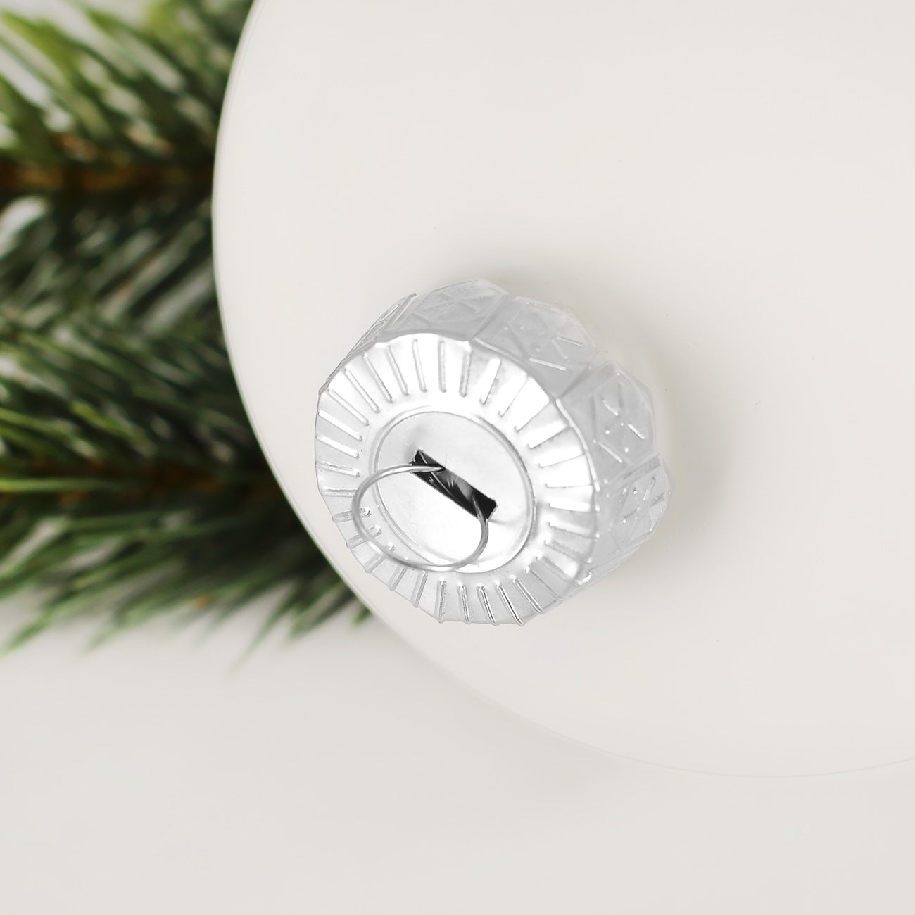 Christbaumkugel mit Firmenlogo Weiß zum Aufhängen