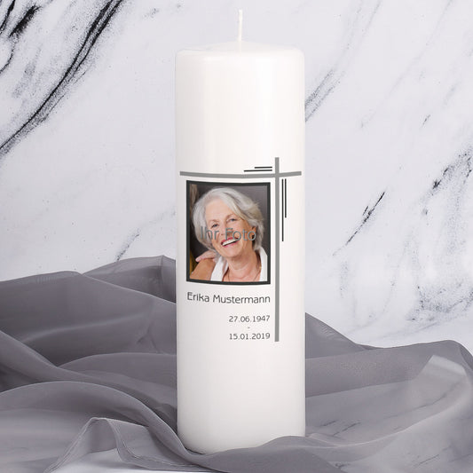 Musterkerze mit Foto und Kreuz