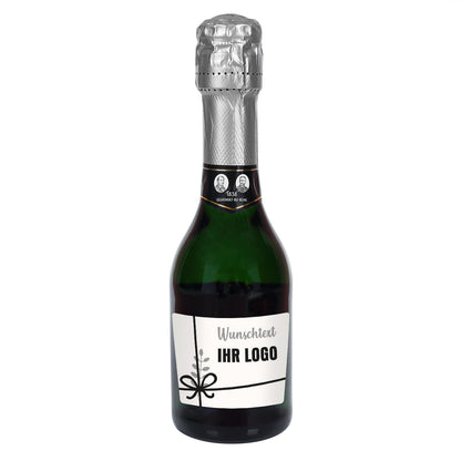 Kleine Sekt-Flasche mit personalisiertem Etikett