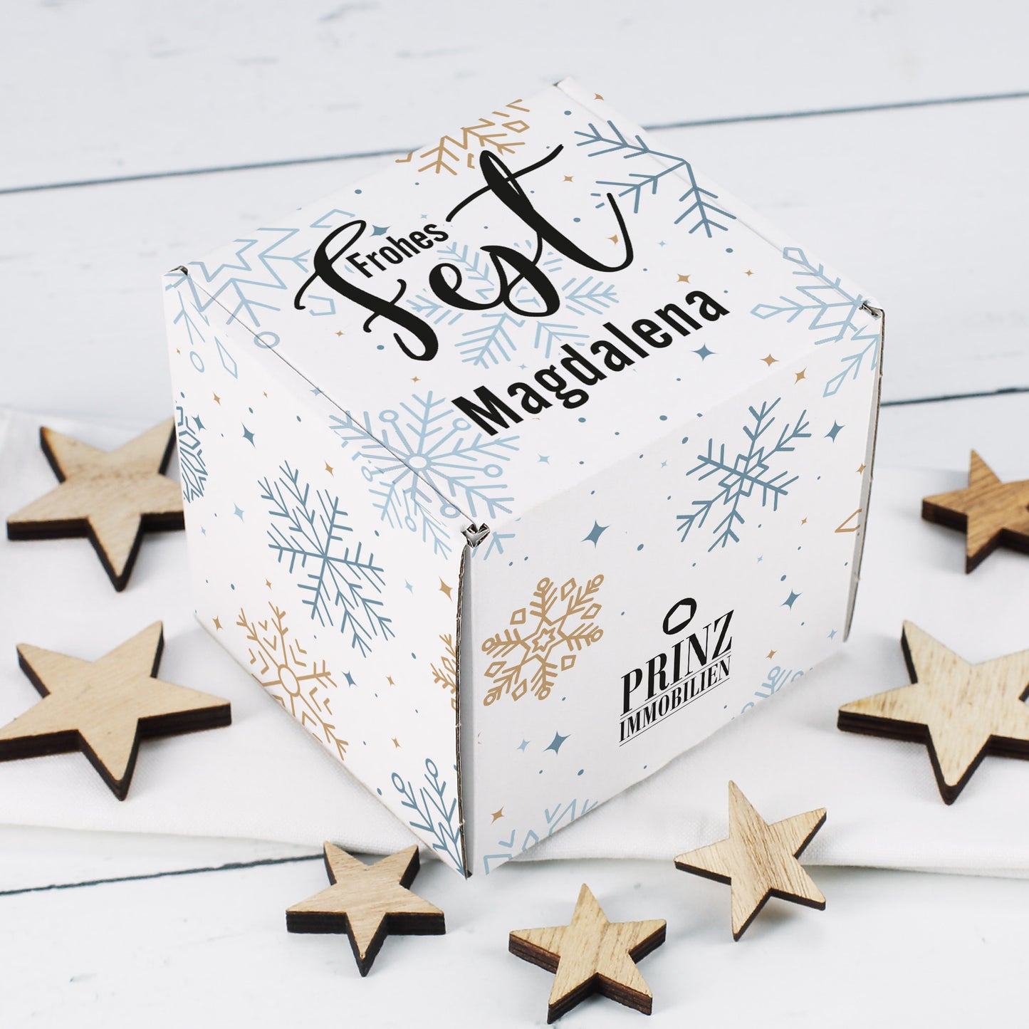 Geschenkset zu Weihnachten mit Tasse und kleinem Stollen