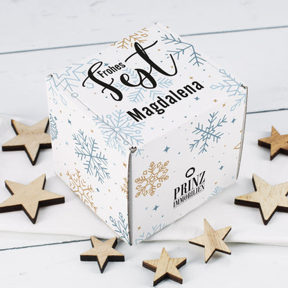 Geschenkset zu Weihnachten mit Tasse und kleinem Stollen