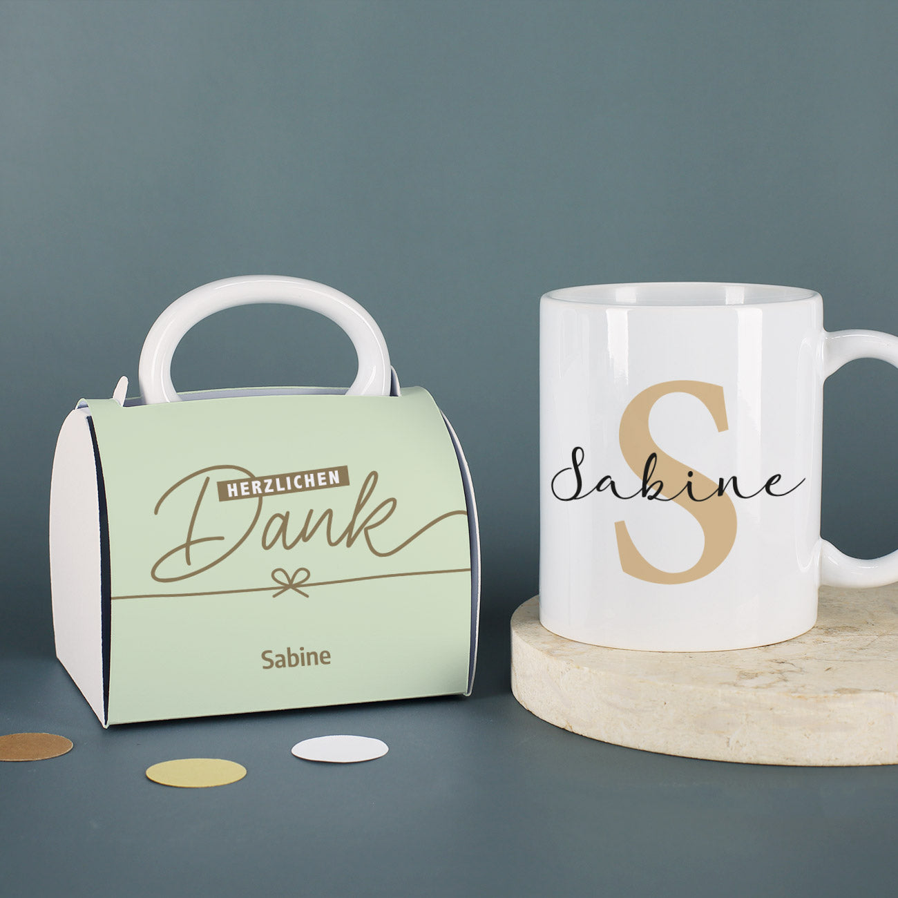 Tasse mit Initiale und Name sowie optionaler Geschenkverpackung