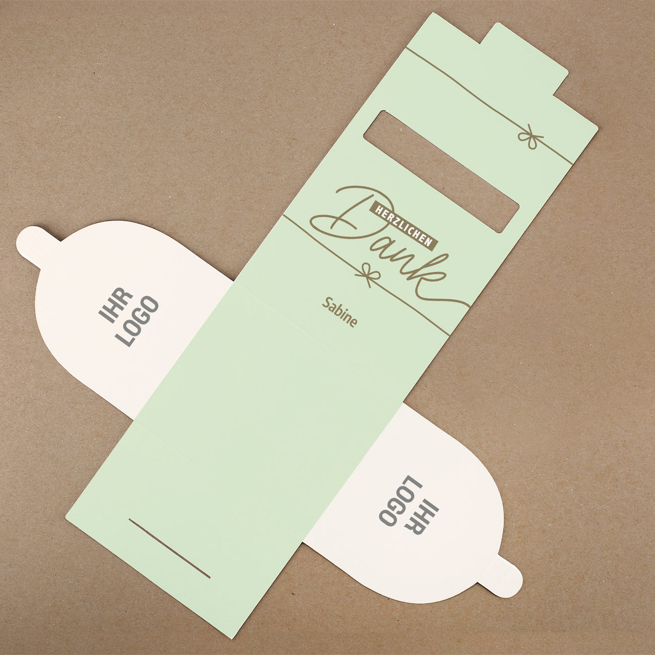 Tasse mit Initiale und Name sowie optionaler Geschenkverpackung