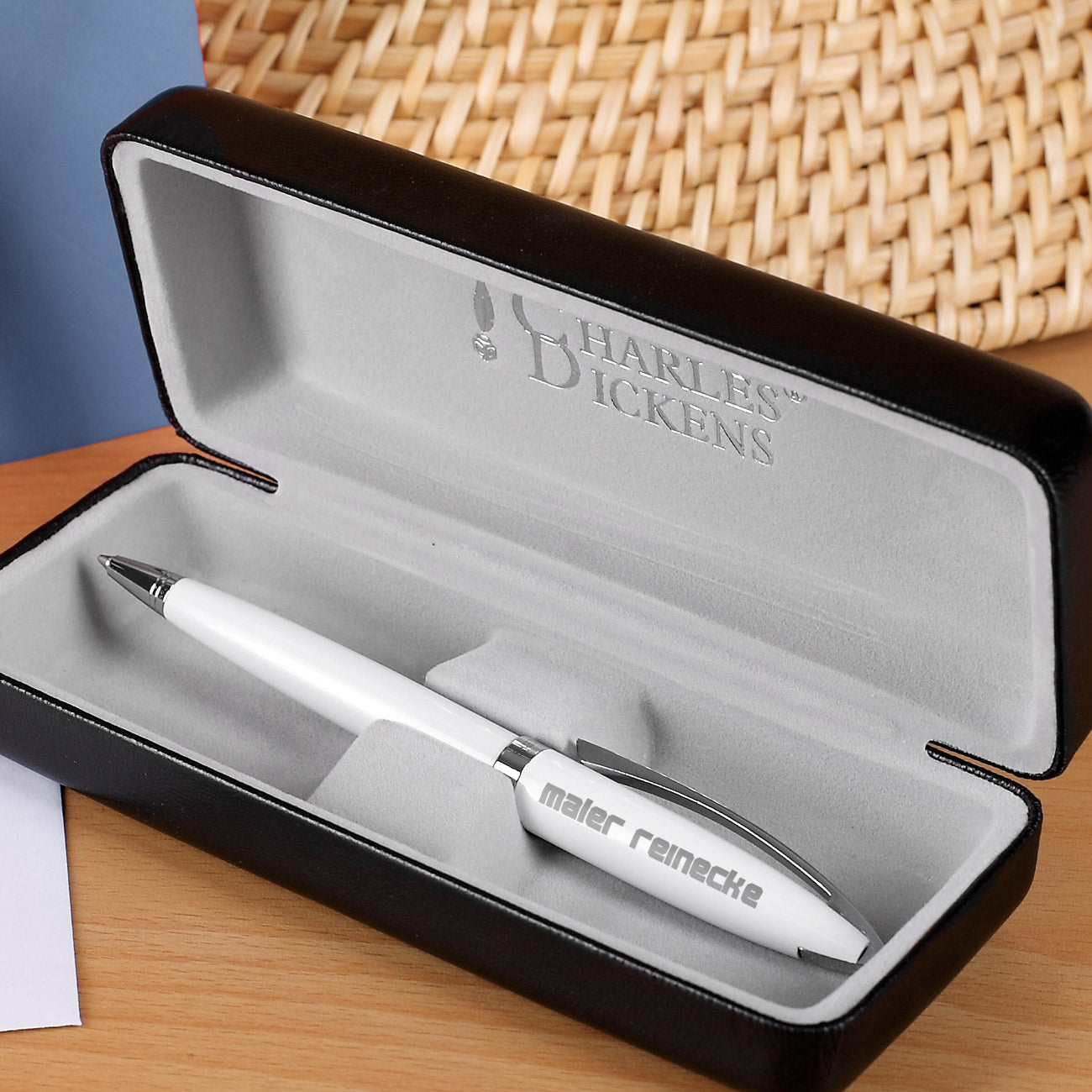 Charles Dickens Kugelschreiber mit Gravur in weiß