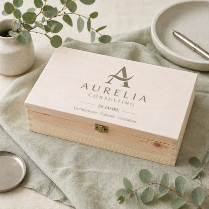 Bedruckte Holzbox mit Logo
