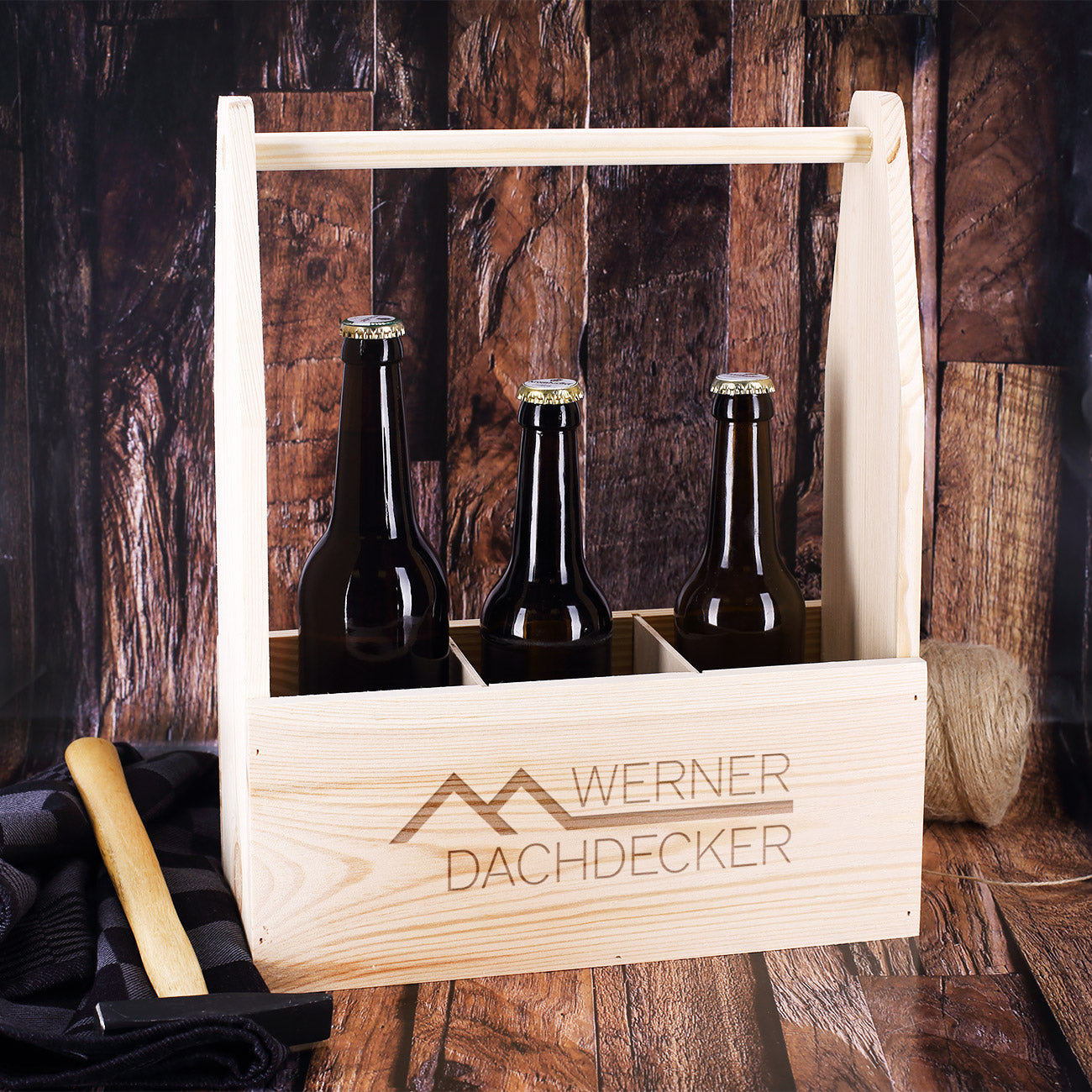 Gravierter Flaschenträger aus Holz mit Wunschlogo