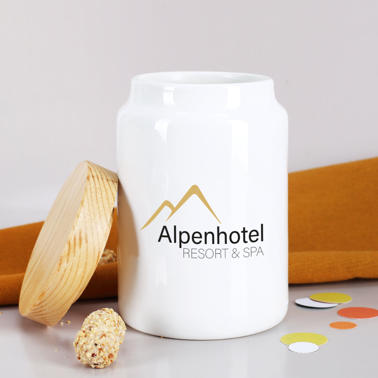 Keramikdose mit Holzdeckel und Firmenlogo bedruckt