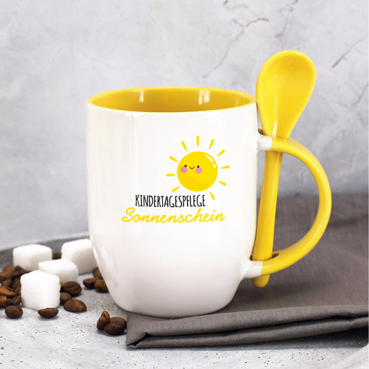 Löffeltasse mit gelbem Rand und Henkel, inkl. Druck des Logos