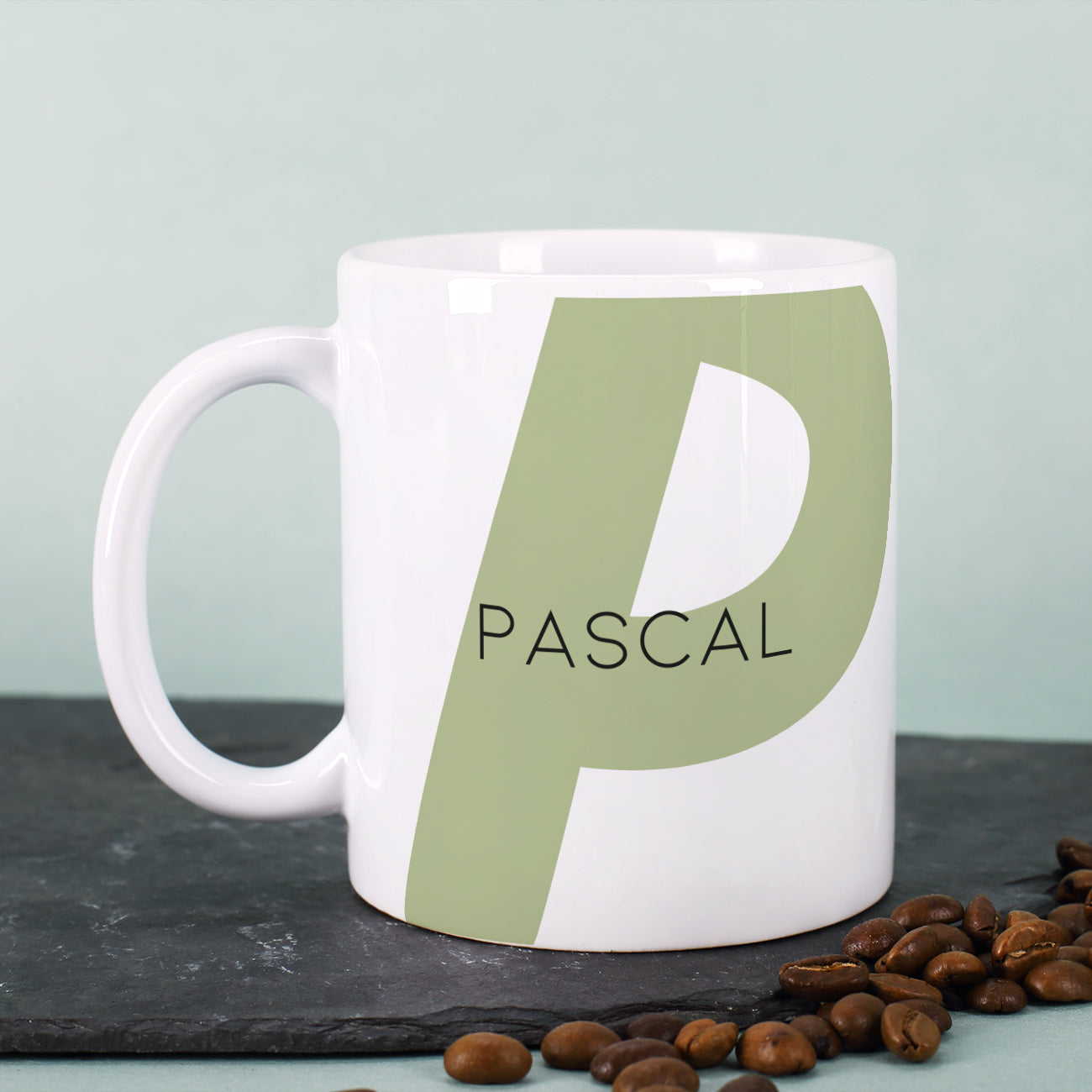 Tasse mit Monogram und Name in verschiedenen Farben