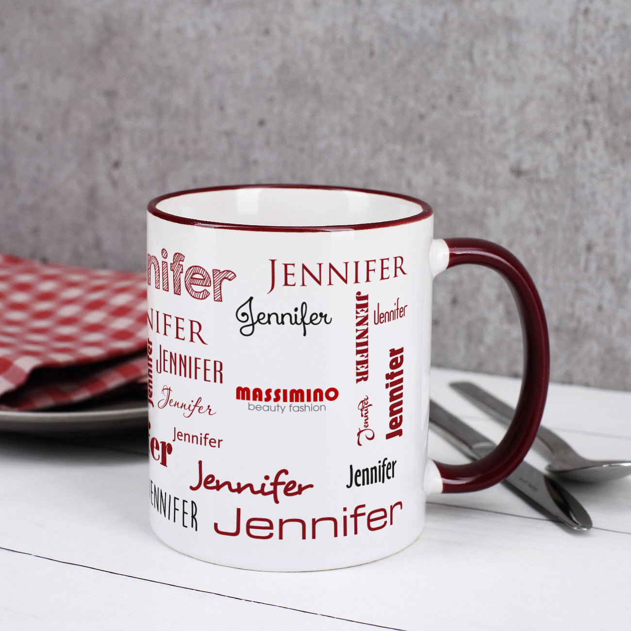 Namenstasse in verschiedenen Schriftarten mit Logo