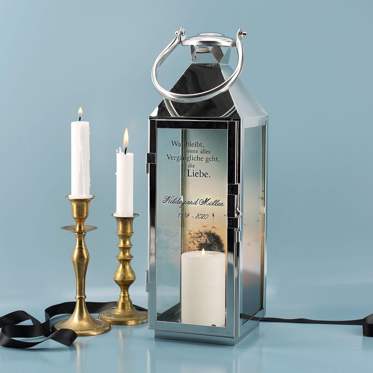 Gedenk Laterne mit Namen des Verstorbenen – Was bleibt ist die Liebe