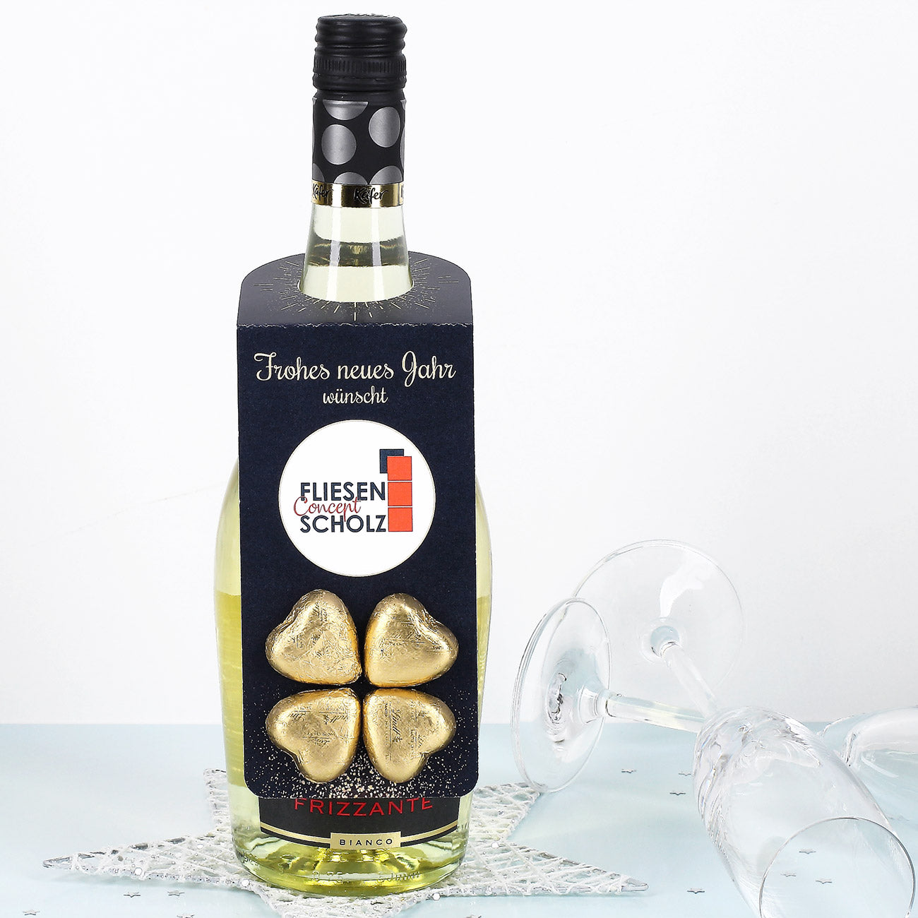 Flaschenanhänger zum neuen Jahr mit Firmenlogo und Lindt Schokolade