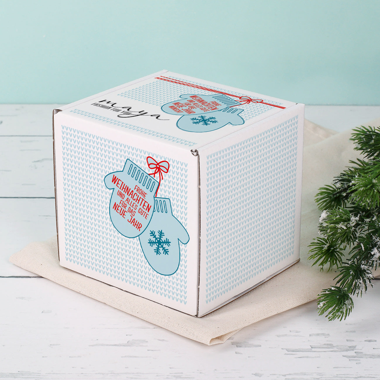 Winterliche Geschenkverpackung mit Handschuhen, Firmenlogo und optional Personalisierung