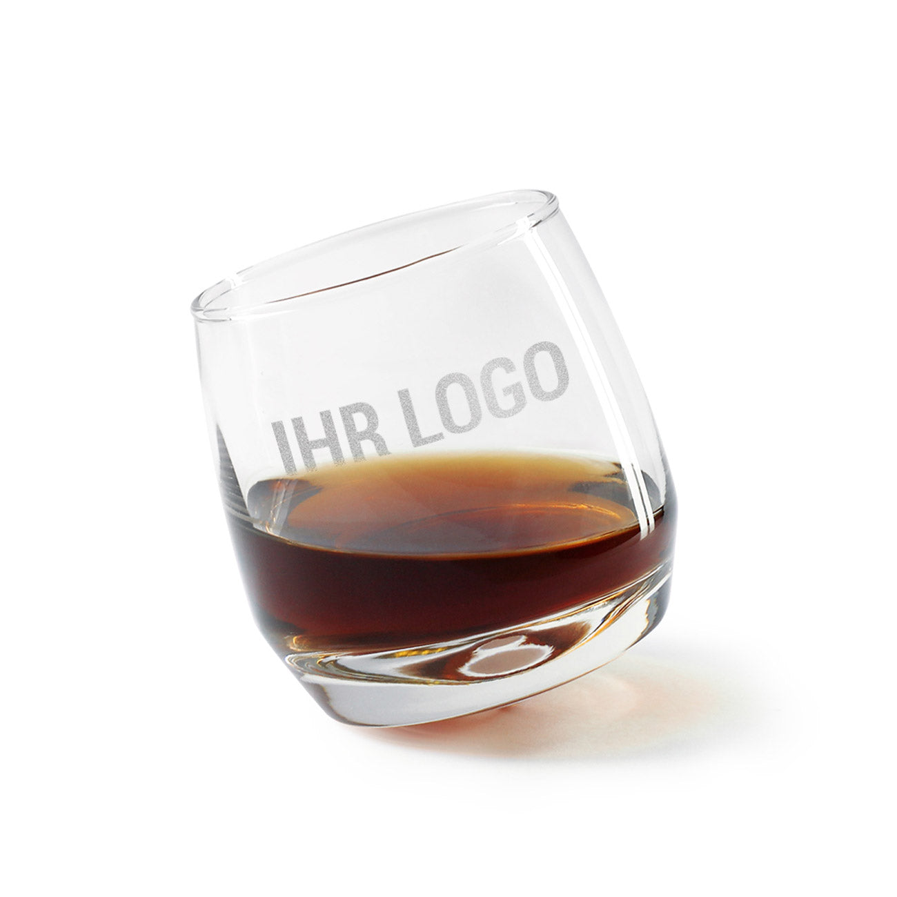 Schräg stehendes Whiskyglas inkl. Gravur des Logos
