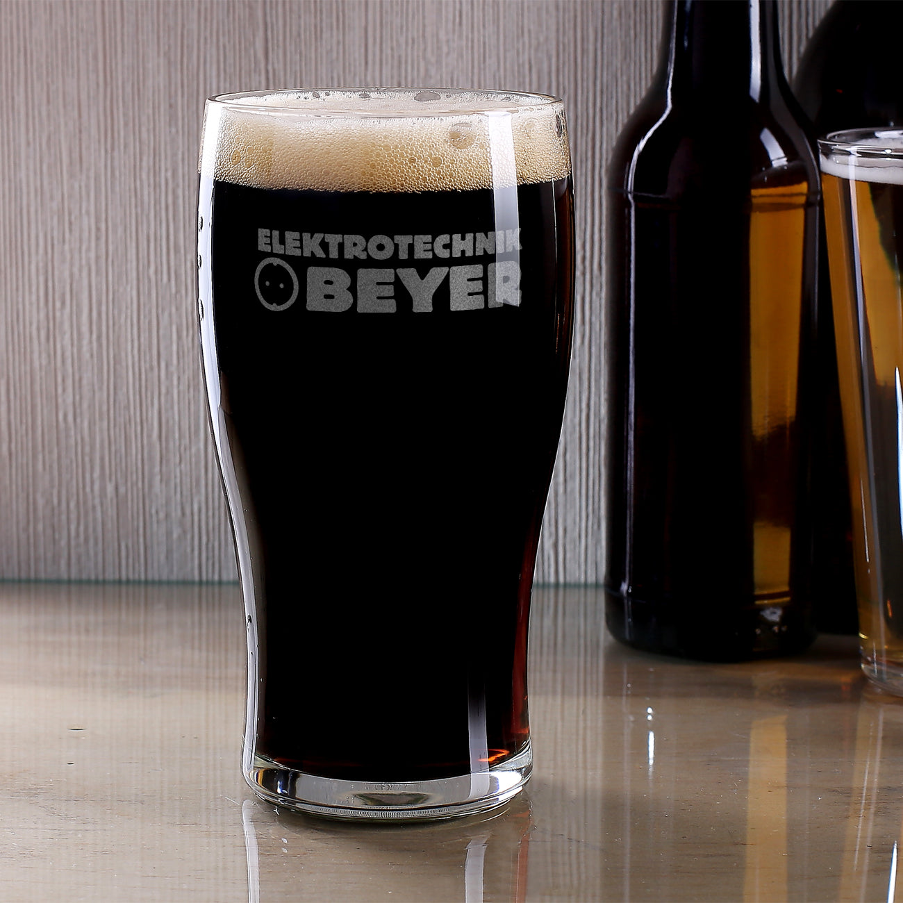 Schlichtes Bierglas inkl. Gravur des Logos