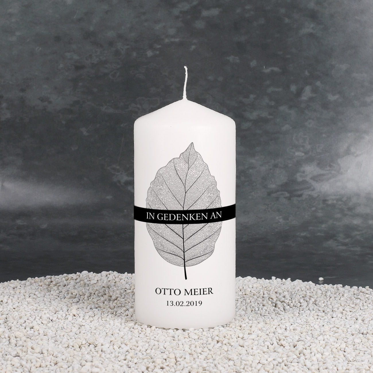 Kleine Gedenkkerze mit Name und Datum - Blatt