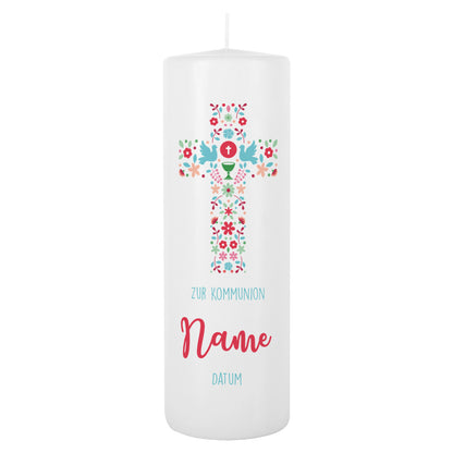 Kommunionkerze mit einem Kreuz aus verschiedenen Symbolen mit Name, Datum und Wunschtext