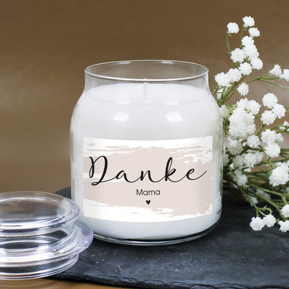 Duftkerze mit Namen im Etikett