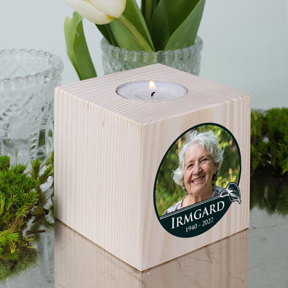 Gedenk-Teelichthalter aus Holz mit Foto, Name und Daten