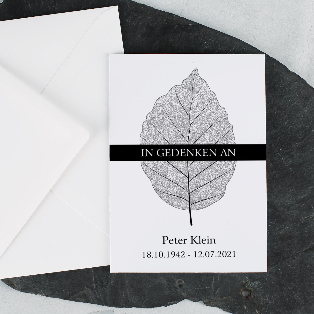 Trauerkarte "In Gedenken an" mit Name und Lebensdaten Beispielbild