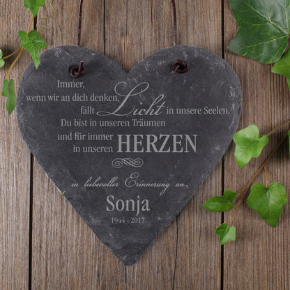 Graviertes Schieferherz als Gedenktafel mit Name und Datum