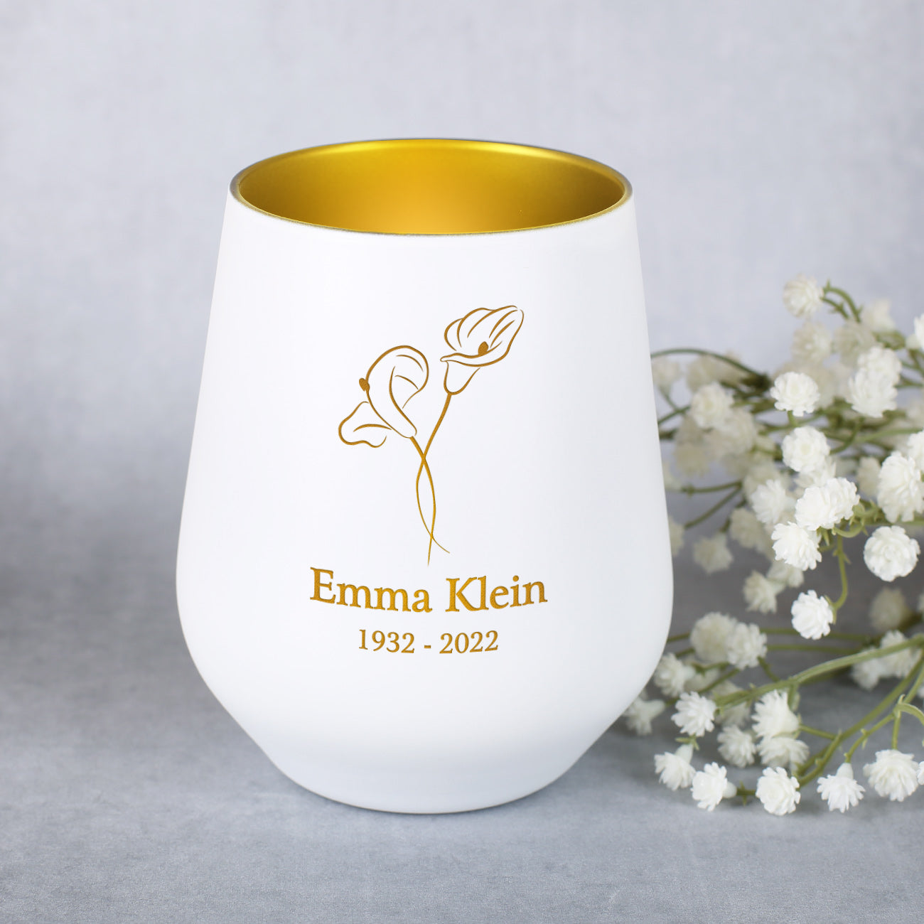Weißes Trauer-Windlicht mit Calla Blume und Name
