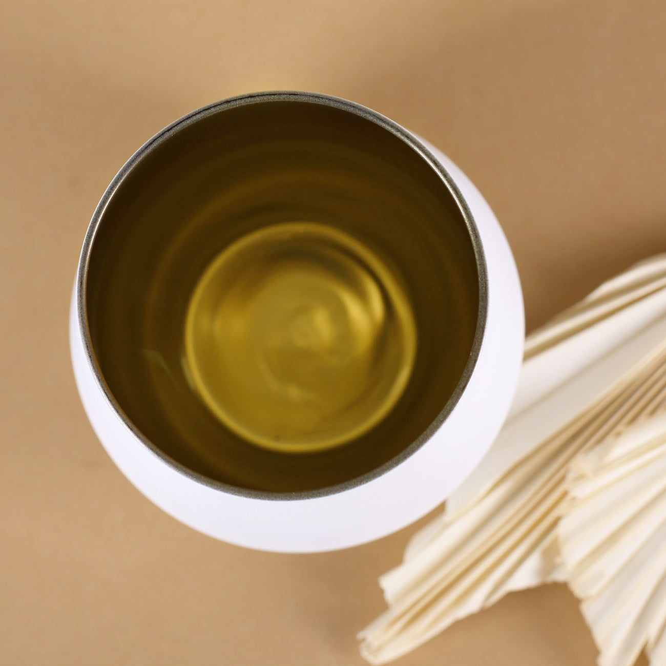 Weißes Trauer-Windlicht mit Calla Blume und Name