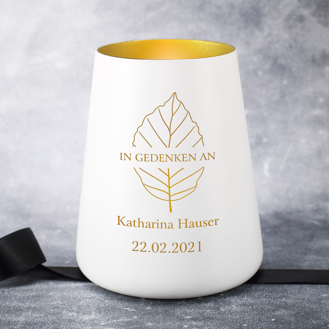 Trauerlicht mit Blatt-Motiv mit Name und Datum